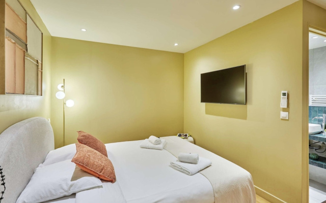 Superb AC Studio Center of Paris
