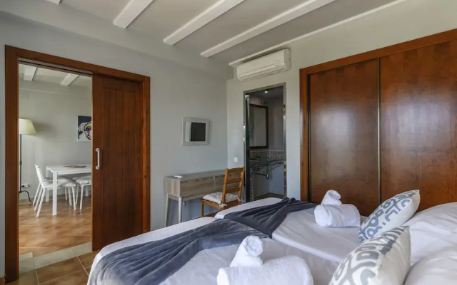 Ideal Apartment With Golf Course Views