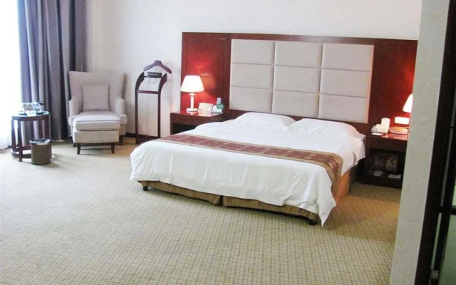 Gongcheng Qianjun International Hotel