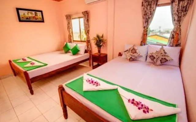 #10 Lakeside Guesthouse