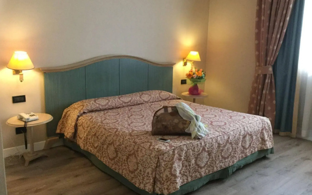 Green Park Hotel