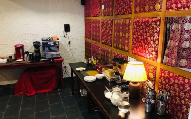 Three Jewels Boutique Hotel