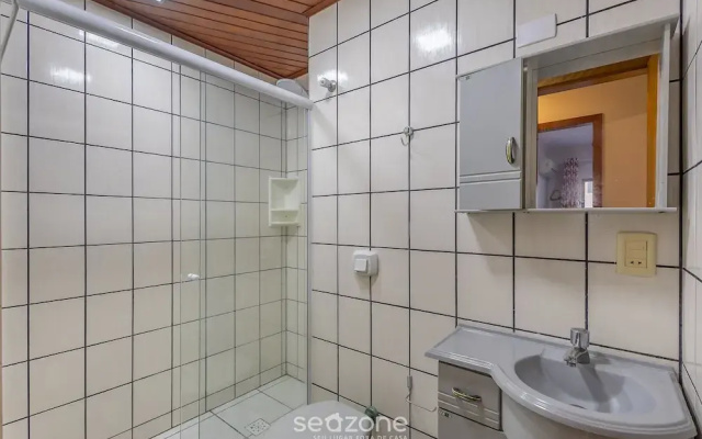 3BR Apt w/ Balcony 240m From Sea Meia Praia Eio203