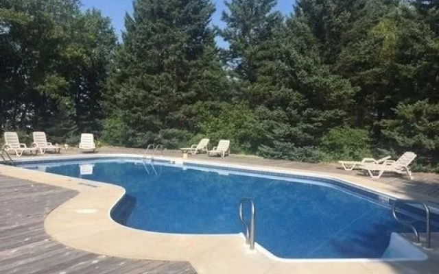 Smokey Hollow Motel & Resort