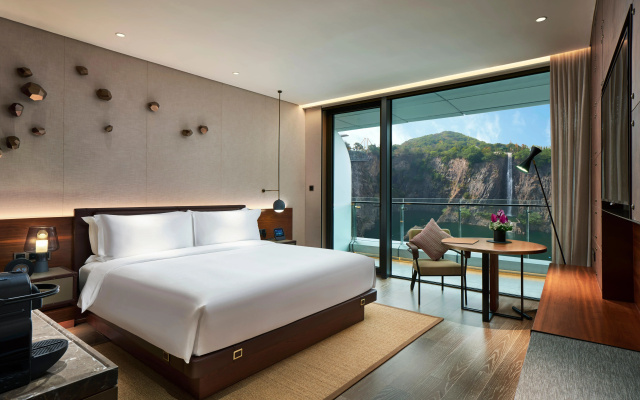 InterContinental Shanghai Wonderland by IHG