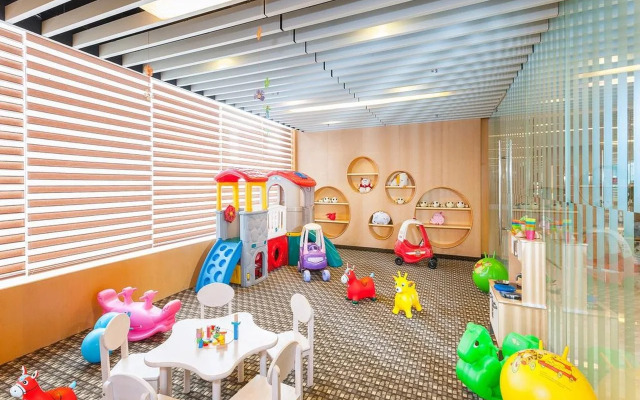 Oakwood Residence Funder Chengdu