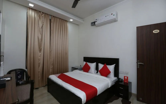 OYO 15907 The Destiny Inn