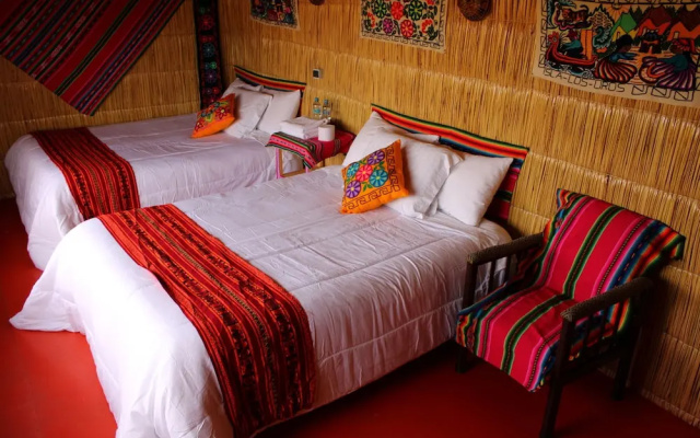 Titicaca Floating Lodge