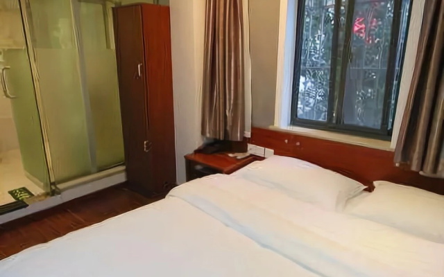 A Forest Hotel (Shanghai People's Square)