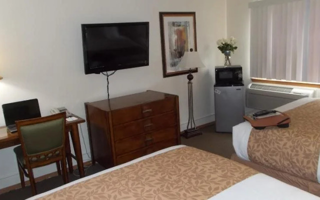 Tides Inn