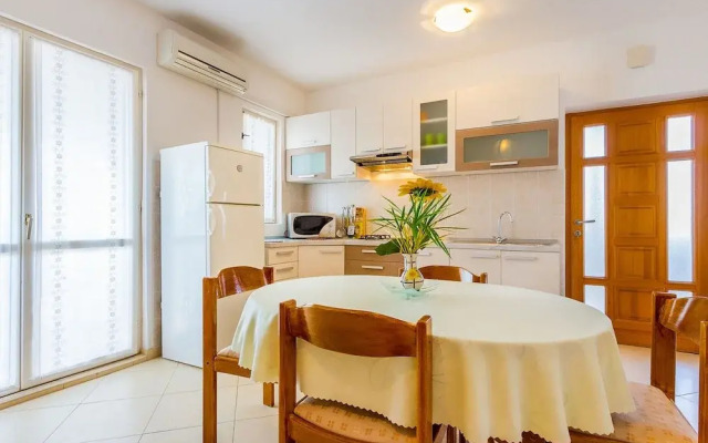 Spacious Apartment With Large Covered Terrace