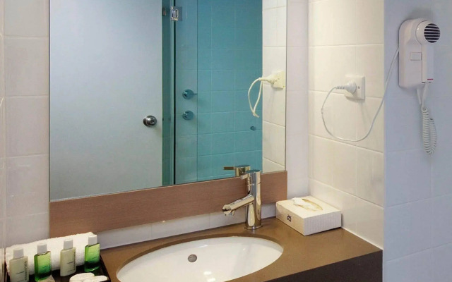 ibis Perth