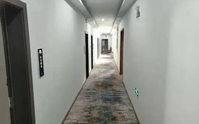 Hotels in Pomigzhi