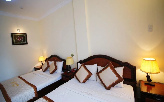 Ham Luong Hotel