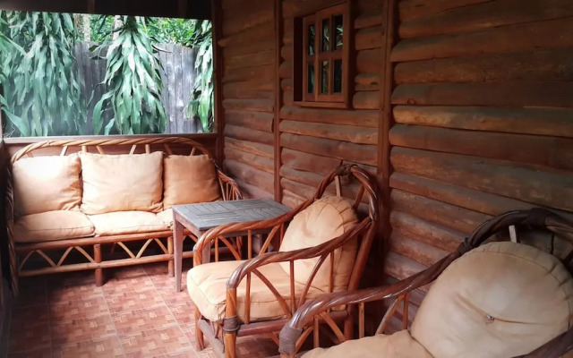Hotel Cabanas La Teca