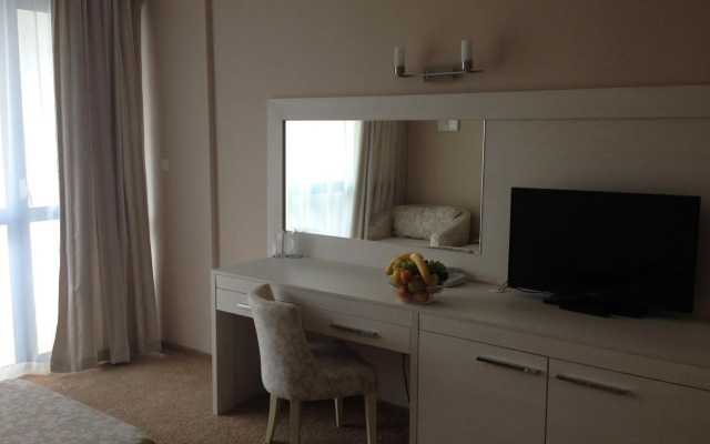 PrimaSol Sineva Beach Hotel