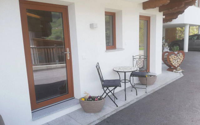 Apart Bradl