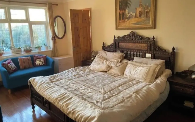 2-bed Apartment in High Wycombe Private Garden