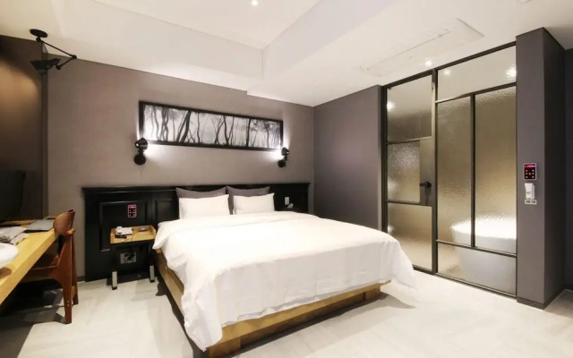 Daegu Cherish Hotel