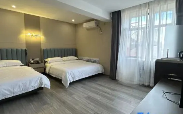 Yichun Xinqian Esports Hotel