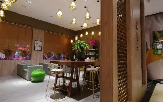 365 Chain Hotel (Meizhou Jiangnan)