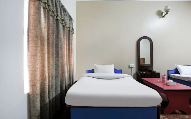 OYO 436 Hotel Everest Inn