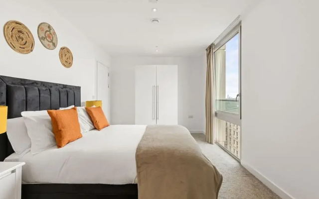 East Village Luxury Apartment - London
