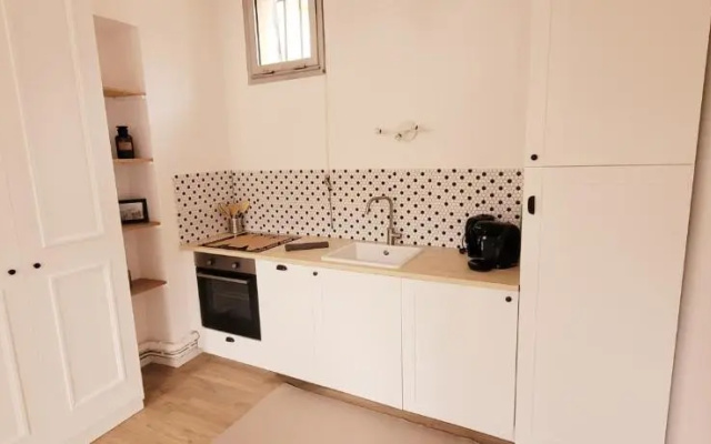 2 bedroom apt with BALCONY - Historical center