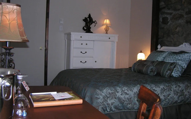 Ancestral Knowlton B&B