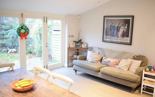 Shepherd's Bush 2 Bedroom Home