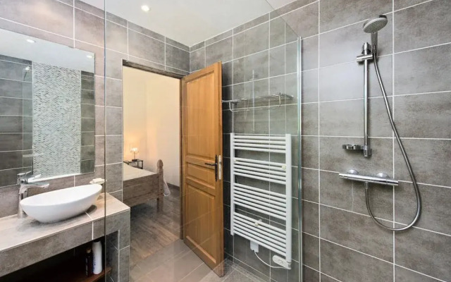 Villa in Flayosc With Private Pool