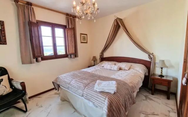 Cozy Seaside Apartment in Manilva