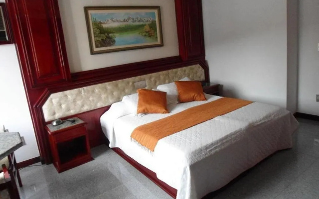 Maxim Plaza Hotel