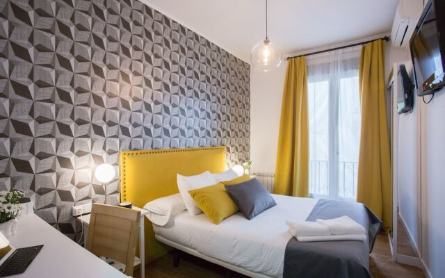 Отель Madrid Suites San Mateo вид на фасад