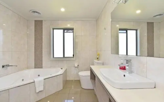 Ironbark Villa 4