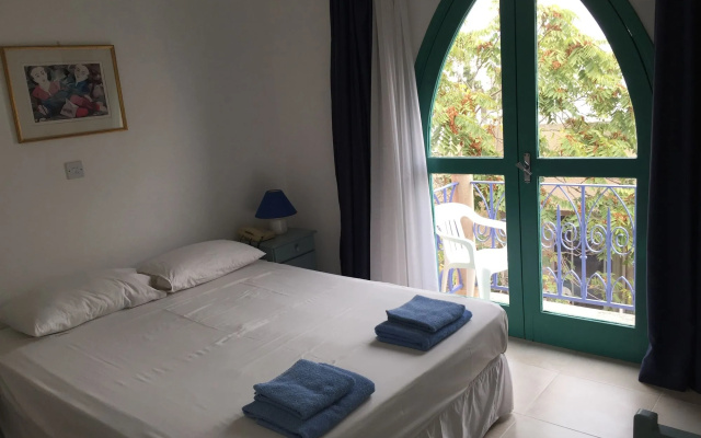 Axiothea Hotel