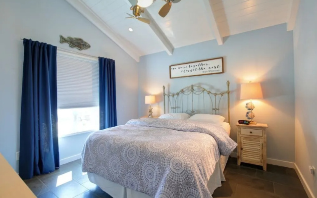 A Blue Boyd's Nest - 4 Br Home