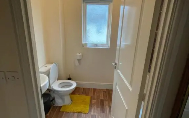 Holiday Home In Cardiff. Sleeps 6