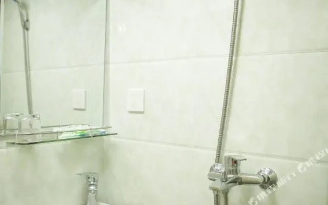 Huagang Hostel