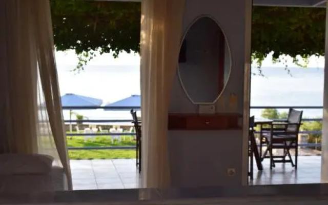 Alexandros Apartments
