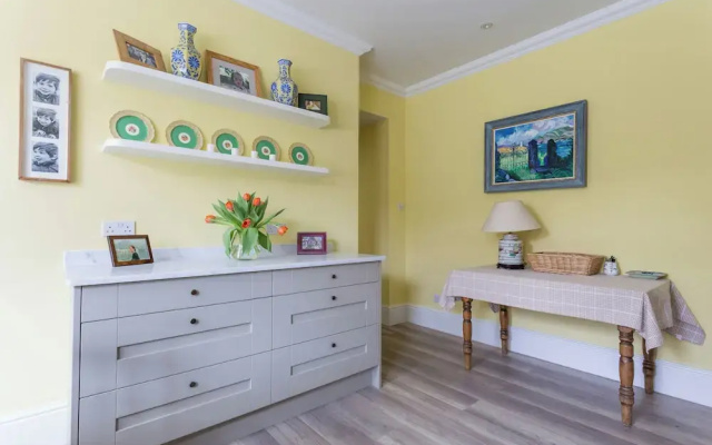 Elm Park Gardens XI by Onefinestay