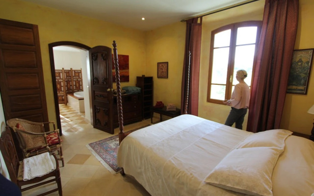 Chateau de Meouilles