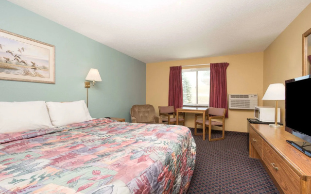 Super 8 By Wyndham Fergus Falls