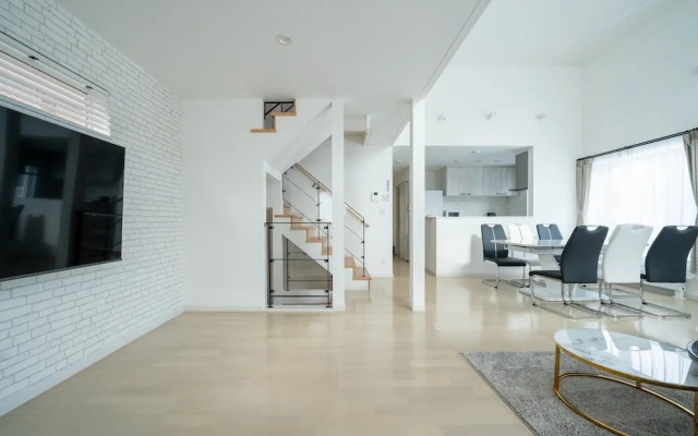 The Luna Lounge