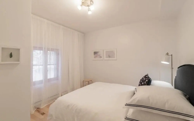 3 Br Luxury & Spacious Apartment in Little Italy