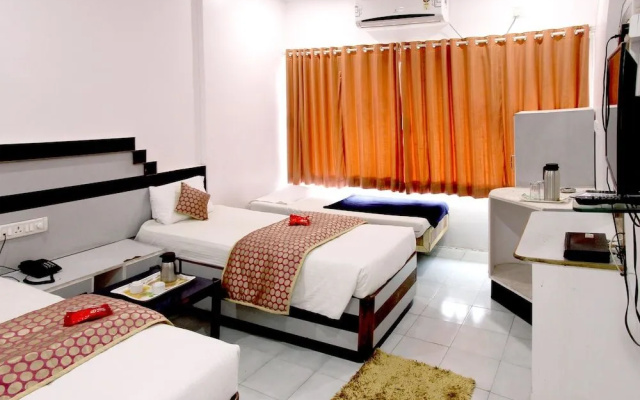 Oyo 1959 Hotel Raj