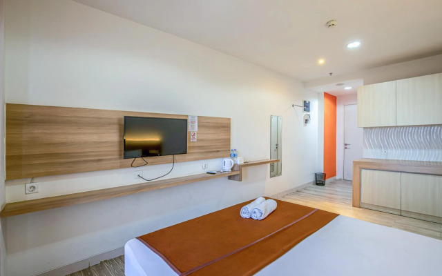 Skyland Sentul Tower Apartment