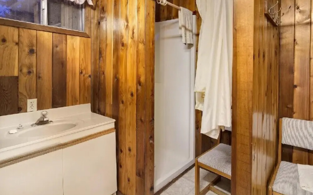 Nootka Island Lodge