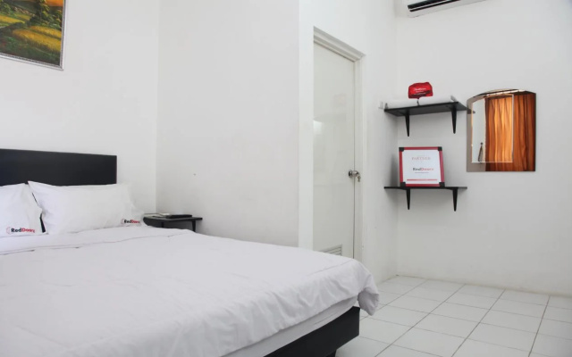 OYO 91035 De Ritz Residence