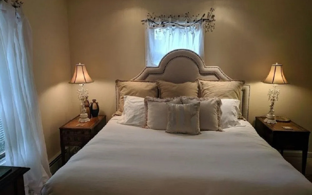 Meadowood Inn